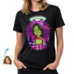 Zakázková vesmírná košile Alien UFO: Personalizované tričko s portrétem UFO Dárky na zakázku – Košile mimozemšťanů www.customywear.com 28