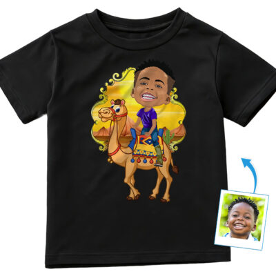 T-shirt personnalisé pour garçon chevauchant un chameau | T-shirt personnalisé pour aventure dans le désert T-shirts pour garçons www.customywear.com 2