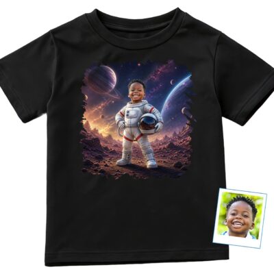 Aangepast Astronauten Jongens T-shirt | Gepersonaliseerd Maanlanding T-shirt voor Jonge Kinderen Jongens T-shirts www.customywear.com 2