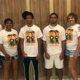 Customer photo review of T-shirts de remise de diplôme pour toute la famille - T-shirts personnalisés by Toi S.